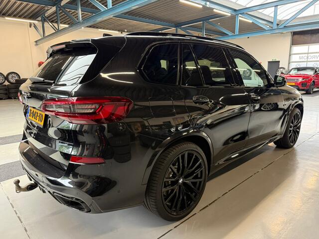 BMW X5 xDrive40i High Executive M Sport Panoramadak Harman-Kardon Trekhaak M Sport Zetels 22 Inch Lichtmetalen velgen