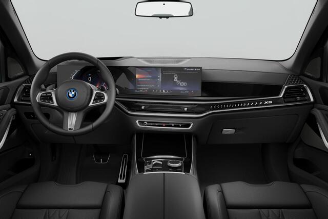BMW X5 xDrive50e M-Sport Pro / Driving Assistant Professional / Warmtecomfortpakket / Glazen Schuifdak / Harman Kardon / Head-Up / Soft Close / Stoelventilatie / Iconic Glow / Integral Active Steering / Trekhaak Zwenkbaar / M-Sportstoelen / Ambient Air / Parking
