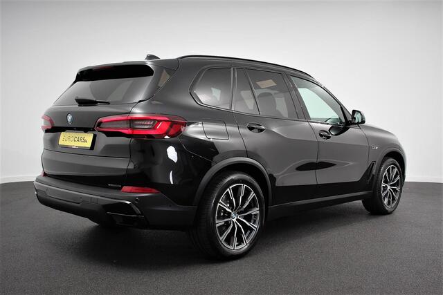 BMW X5 xDrive45e Hybrid 394pk Executive Shadow line | Leder Schuif-Panorama dak Navigatie Trekhaak Camera 360 20"LMV