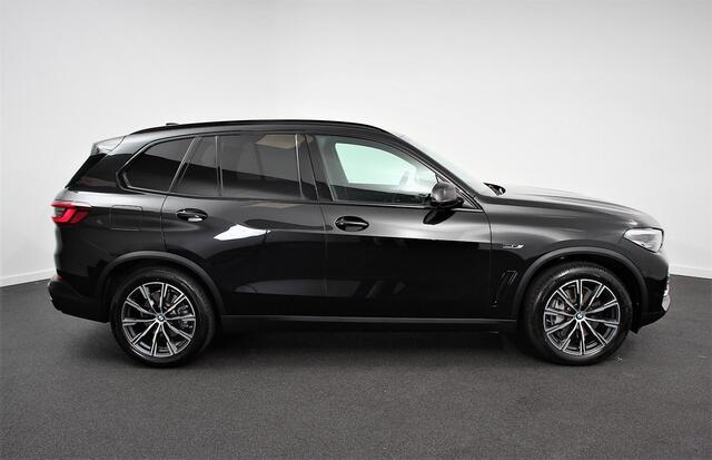 BMW X5 xDrive45e Hybrid 394pk Executive Shadow line | Leder Schuif-Panorama dak Navigatie Trekhaak Camera 360 20"LMV