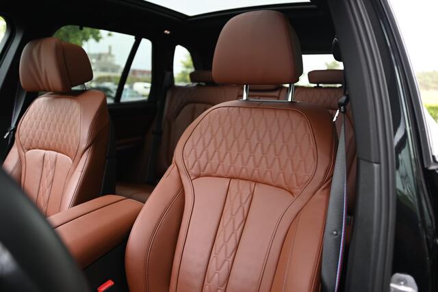 BMW X5 xDrive50e High Executive M Sport Automaat / Panoramadak / Trekhaak / Soft-Close / Adaptief onderstel / Parking Assistant Professional / Comfort Access / Adaptieve LED / Harman Kardon