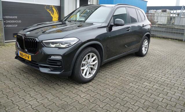 BMW X5 XDRIVE 3.0D [GRIJS KENTEKEN]