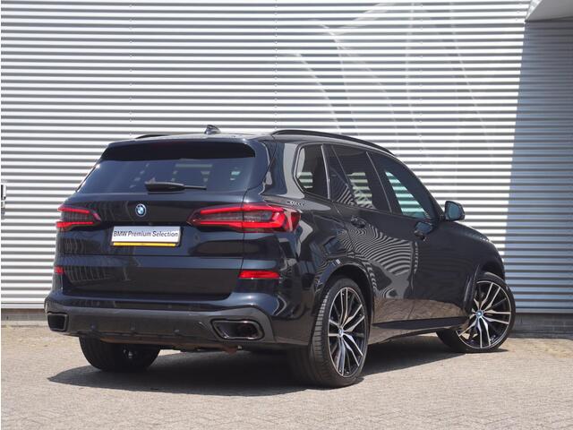 BMW X5 xDrive45e | High Executive | M Sportpakket Pro | Panodak | Driving Assistant Prof. | Active Steering | Massage | Ventilatie Voorstoelen | Head-Up | Laserlight | 22'' LMV