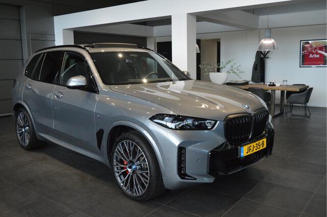 BMW X5 xDrive50e M-Sport pano head up Harman Kardon 22 inch !!