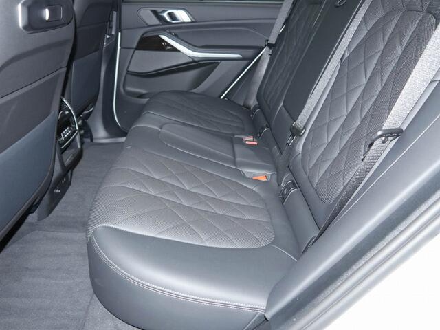 BMW X5 xDrive50e M-Sport | Panorama | 21" | Soft Close | Trekhaak | Comfortzetels met Ventilatie | Harman Kardon | Luchtvering v+a
