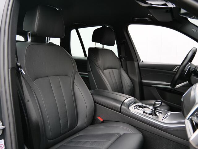 BMW X5 xDrive45e High Executive 394 Pk Automaat M-Sport pakket / Navi / DAB / Apple Carplay / Trekhaak