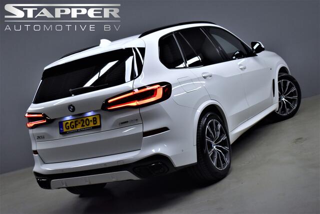 BMW X5 xDrive45e 399pk 6-Cil. Automaat M-Sport Pano/Trekhaak/Harman-Kardon/Virtual/Carplay/Head-Up/Cameras/Luchtvering