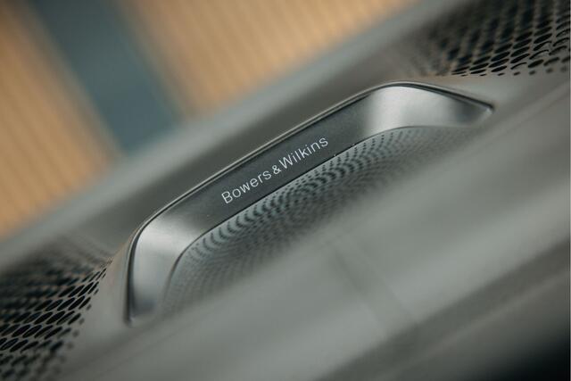 BMW X5 xDrive45e High Executive | Carbon | Pano | Head-Up | Luchtvering | Trekhaak | Stoelverwarming en verkoeling |