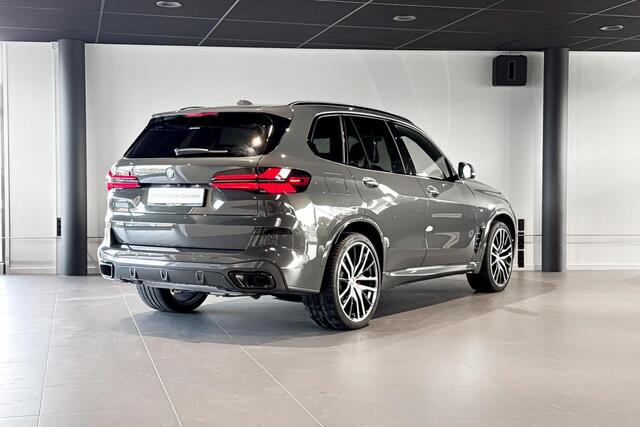 BMW X5 xDrive50e | M Sport | Sky Lounge | Stoelventilatie | Iconic Glow | Trekhaak |
