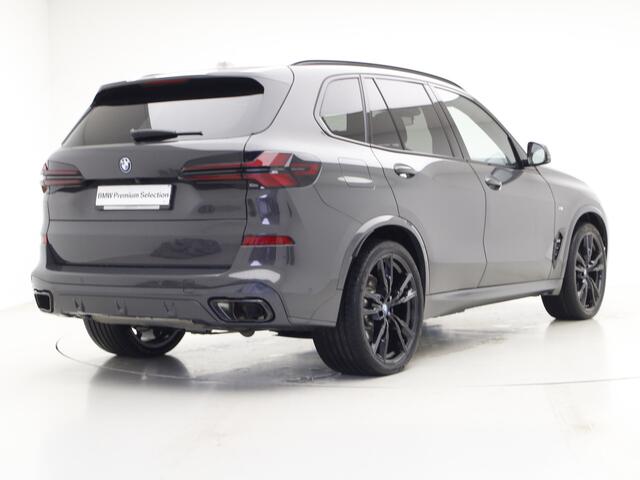 BMW X5 xDrive50e M-Sport Pro | 22'' | Soft Close | Panorama Sky Lounge | Harman Kardon | Trekhaak | Individial Leder | Comfortzetels | Carbon Int.Lijsten