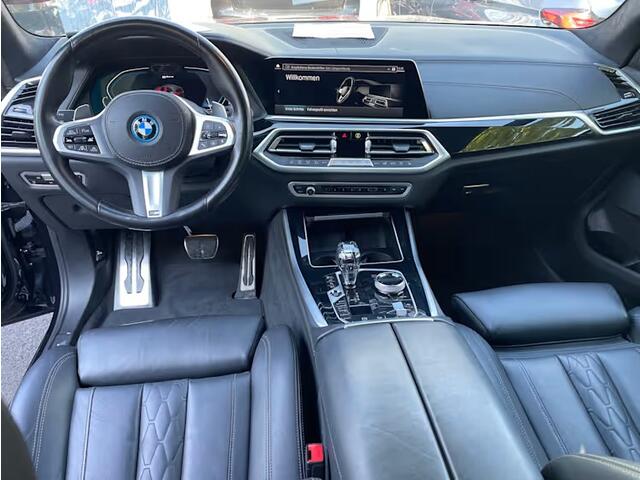 BMW X5 xDrive45e High Executive M-Sport Panoramadak Head-Up Display 22 Inch Laser Licht Trekhaak 4WD Besturing Buitenspiegels M Carbon Keyless Entry