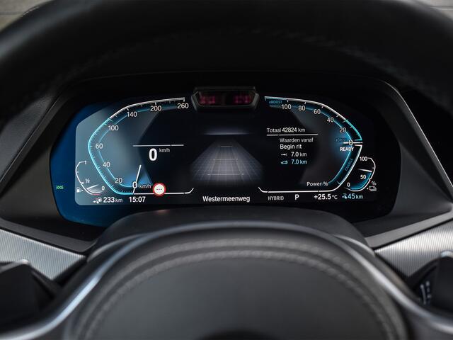 BMW X5 xDrive45e HIGH EXECUTIVE | ACTIVE CRUISE | M-SPORT PRO | LUCHTVERING | SPORTBRAKES | COMFORT ACCESS | SHADOWLINE LIGHTS | PANORAMADAK SKY LOUNGE | AMBIANCE INTERIEUR | 360 CAMERA | HEAD-UP | DAB+ | HARMAN/KARDON |