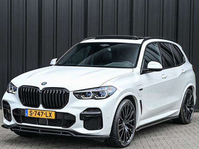 BMW X5 xDrive45e HIGH EXECUTIVE | ACTIVE CRUISE | M-SPORT PRO | LUCHTVERING | SPORTBRAKES | COMFORT ACCESS | SHADOWLINE LIGHTS | PANORAMADAK SKY LOUNGE | AMBIANCE INTERIEUR | 360 CAMERA | HEAD-UP | DAB+ | HARMAN/KARDON |