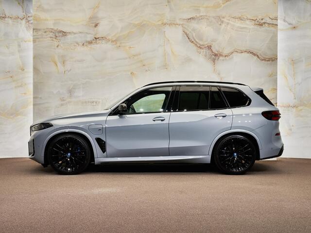 BMW X5 xDrive50e M Sport Pro, M stoelen, 4-wielbest., B&W, massage, CraftedClarity, pano, Merino, memory, 22", HUD, tr.haak, privacy