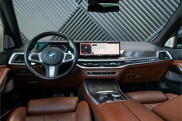 BMW X5 xDrive50e LCI M-Sport Pro ACC Pano Alcantara Hemel Massage Stoelvent. B&W Head Up 360 Kristal Trekhaak