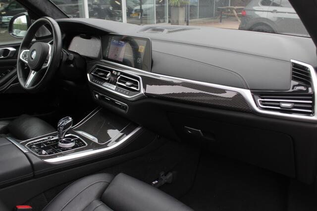 BMW X5 xDrive45e High Executive / Full option! / Trekhaak / Panoramadak / 360Camera / Head-up / Softclose / Keyless / Laser LED / Bowers & Wilkens / Skylounge / Carbon intr. / 22'' / M Kuipsportstoelen / Achterasbesturing /