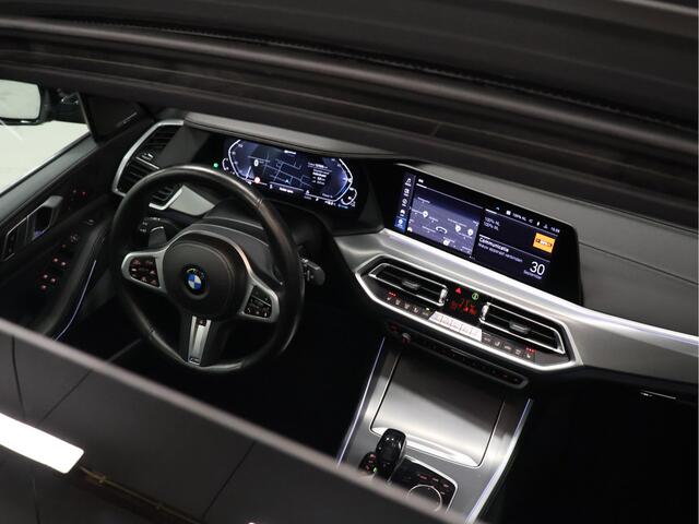 BMW X5 xDrive45e High Executive [SCHUIFKANTELDAK, TREKHAAK INKLAPBAAR, MEMORY SEATS, HARMAN/KARDON, APPLE CARPLAY, ANDROID, 360 CAMERA, HEAD-UP, STUURVERWARMING, STOELVERWARMING, ADAPTIVE CRUISE, VOL LEDER, NIEUWSTAAT]
