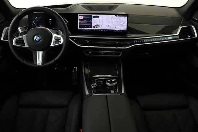 BMW X5 xDrive50e M-SPORT PRO|22'LM VELGEN|PANO DAK|TREKHAAK|CARBON INT.|SOFT CLOSE|COMFORT PLUS|SHADOW LINE|ADAP. LED