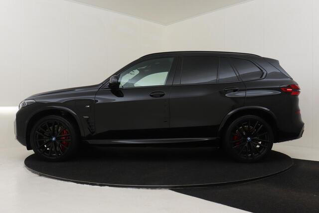 BMW X5 xDrive50e M-SPORT PRO|22'LM VELGEN|PANO DAK|TREKHAAK|CARBON INT.|SOFT CLOSE|COMFORT PLUS|SHADOW LINE|ADAP. LED