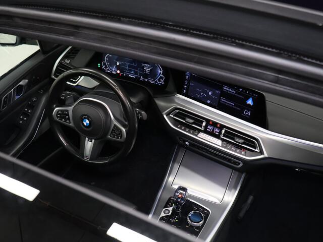BMW X5 xDrive45e M Sport High Executive [SCHUIFKANTELDAK, HARMAN/KARDON, APPLE CARPLAY, ANDROID, MEMORY SEATS, STOELMASSAGE, 360 CAMERA, STUURVERWARMING, HEAD-UP, ADAPTIVE CRUISE, STOELVENTILATIE, STOELVERWARMING, NIEUWSTAAT]