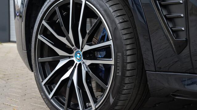 BMW X5 xDrive50e M-Sport Pro | Massage | Sky Lounge | Harman/Kardon | Stoelventilatie | Head-up | Trekhaak | Carbon