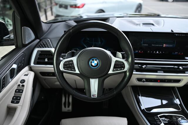 BMW X5 xDrive50e High Executive M Sport Automaat / Panoramadak / Trekhaak / Soft-Close / Stoelventilatie / Massagefunctie / Massagefunctie / Parking Assistant Professional / Bowers & Wilkins