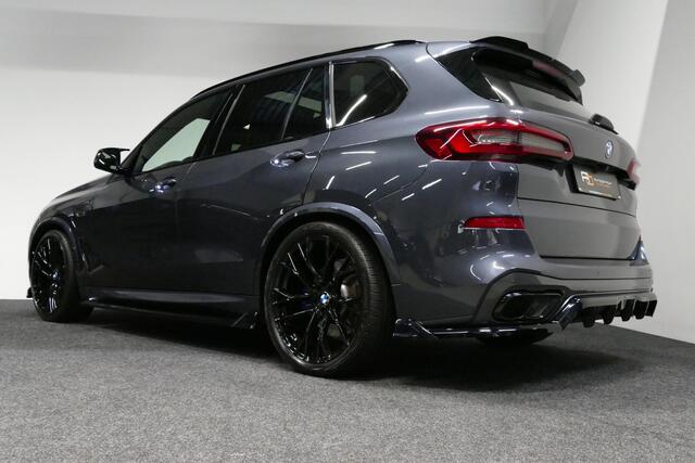BMW X5 xDrive45e M Sport / Maxton Design Bodykit V.2 / Panoramadak / Soft-close / Koplamp Laser / Elektr. verstelbare voorstoelen + memory / Luchtvering / Stoelverwarming voor + achter / Stoelventilatie / Head-Up Display / Apple Carplay - Andriod Auto / Ambiente
