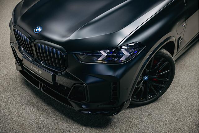 BMW X5 xDrive50e | M uitgevoerd | Trekhaak | Head-Up | Luchtvering | Matte Wrap |