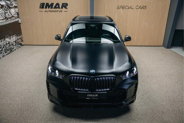 BMW X5 xDrive50e | M uitgevoerd | Trekhaak | Head-Up | Luchtvering | Matte Wrap |