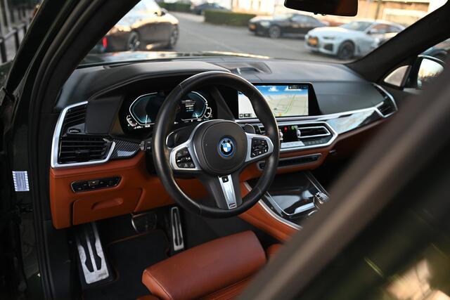 BMW X5 xDrive45e High Executive M Sport Automaat / Bowers & Wilkins / Sky lounge Panoramadak / Carbon inleg / 360 camera / 22"LM-velgen / Driving Assistant Professional / Laserlight / Head-Up / Parking Assistant Plus
