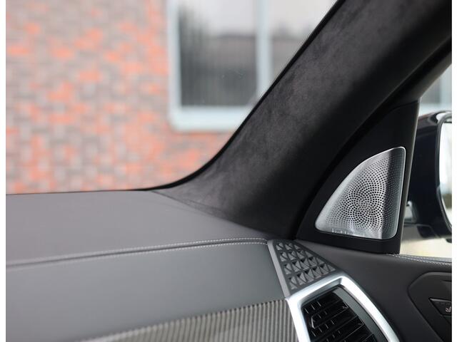 BMW X5 50e xDrive | Sky - Trekhaak - HUD - B&W