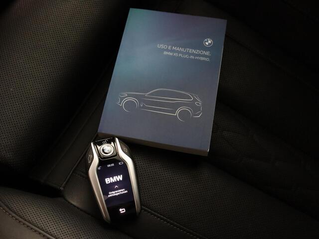 BMW X5 xDrive45e High Executive 22'',driving assist prof. , 4wielsturing ,Skylounge Pano, Black Shadow line