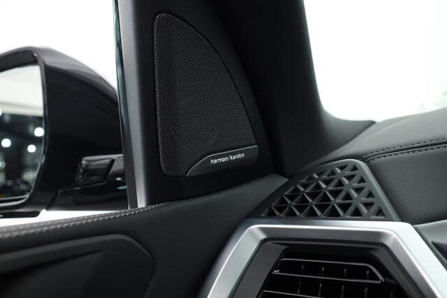 BMW X5 xDrive50e M Sport Pro | Iconic Glow | | Pano | Soft Close | HUD | Luchtvering | Harman Kardon | Elek. Trekhaak |