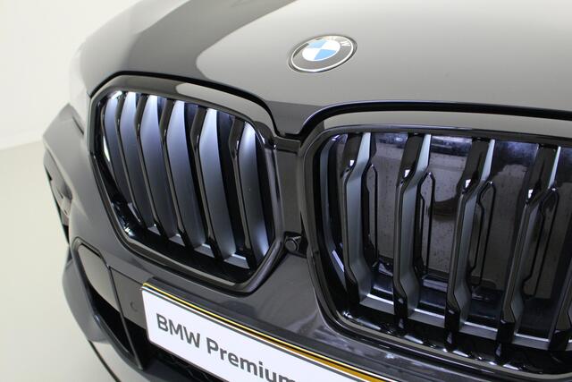 BMW X6 xDrive40i M-sport | 22" | Panorama | Trekhaak | Voorbereiding Driving Assistantce | Laser | Camera | Head-Up
