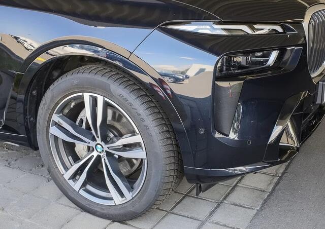 BMW X7 xDrive40d M Sport 340 PK Grijs Kenteken ACC Trekhaak Luchtvering Head-Up Memory 21 Inch