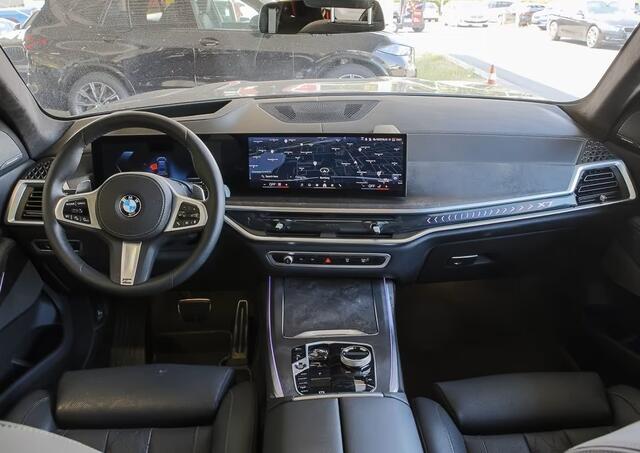 BMW X7 xDrive40d M Sport 340 PK Grijs Kenteken ACC Trekhaak Luchtvering Head-Up Memory 21 Inch