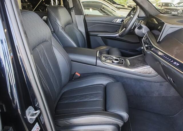 BMW X7 xDrive40d M Sport 340 PK Grijs Kenteken ACC Trekhaak Luchtvering Head-Up Memory 21 Inch