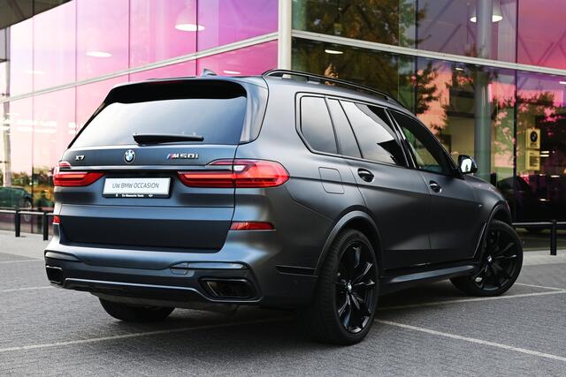 BMW X7 M50i 6p. High Executive Automaat / Panoramadak Sky Lounge / Massagefunctie / Laserlight / Parking Assistant Plus / Soft Close / Stoelventilatie / Active Steering
