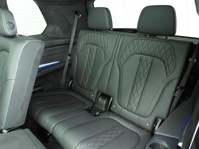 BMW X7 xDrive40i | M-Sportpakket | LED | Leder | HUD | Schuifdak | trekhaak | Active cruise | DAB | Harman-kardon sound | Alu 22 inch