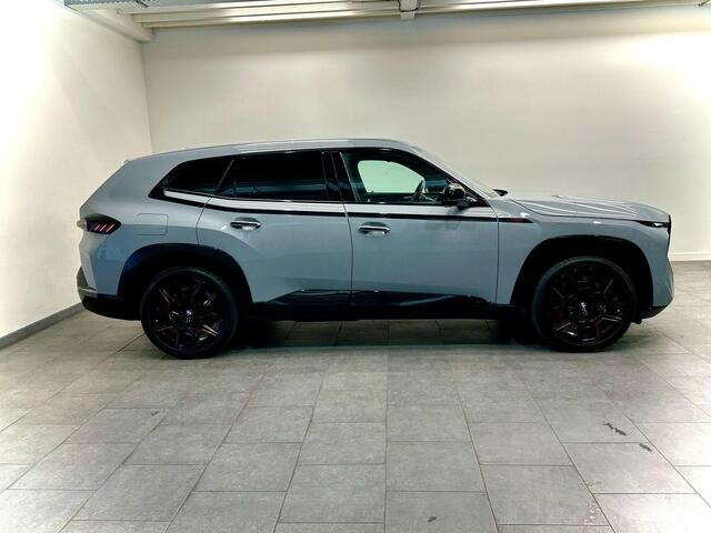 BMW XM PHEV Label Red 30 kWh