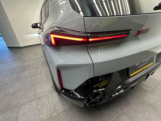 BMW XM PHEV Label Red 30 kWh