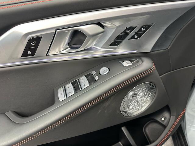 BMW XM PHEV Label Red 30 kWh