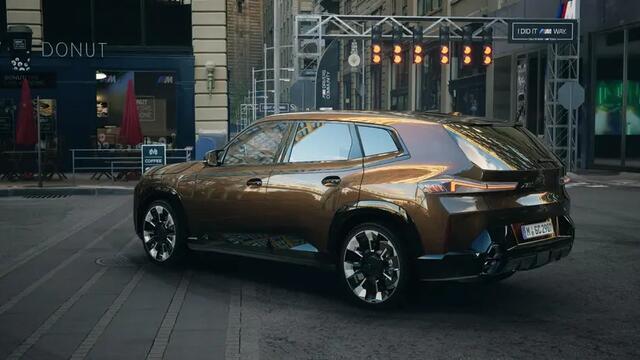 BMW XM PHEV 50e High Executive Automaat / Trekhaak / Adaptief M Onderstel Professional / M Multifunctionele Stoelen / Bowers & Wilkins / Soft-Close / Parking Assistant Plus