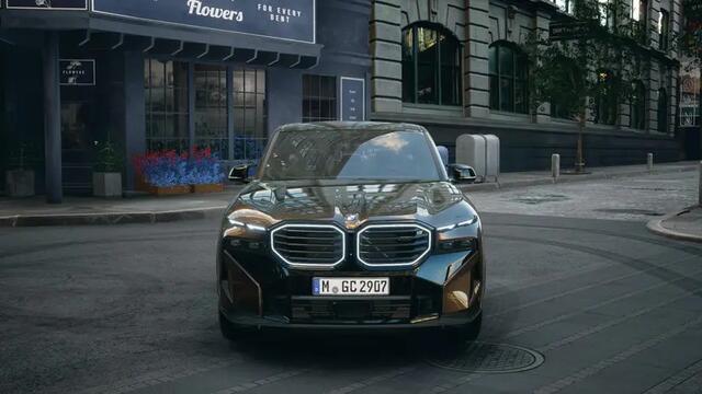 BMW XM PHEV 50e High Executive Automaat / Trekhaak / Adaptief M Onderstel Professional / M Multifunctionele Stoelen / Bowers & Wilkins / Soft-Close / Parking Assistant Plus