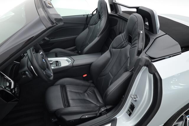 BMW Z4 Roadster sDrive20i Sport Line | Stoelverw. | Leder | Apple CarPlay | Camera | Navi |