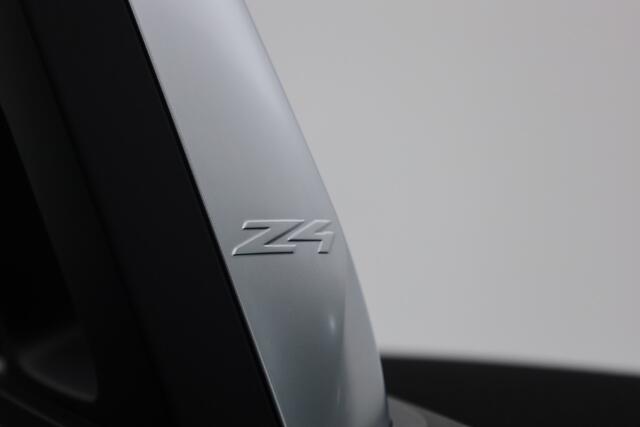 BMW Z4 Roadster sDrive20i Sport Line | Stoelverw. | Leder | Apple CarPlay | Camera | Navi |