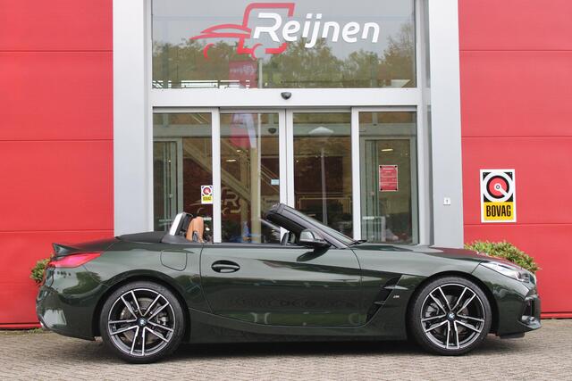 BMW Z4 Roadster sDRIVE 20i HIGH EXECUTIVE M-SPORT AUTOMAAT | M INTERIEURPAKKET | M EXTERIEURPAKKET | M SPORTSTUUR | 19" VIJFDUBBELSPAAKS M SPORTWIELEN | NAVIGATIE | DRAADLOZE APPLE CARPLAY / ANDROID AUTO | LEDER VERNASCA COGNAC | STOEL / STUUR VERWARMING | ACH