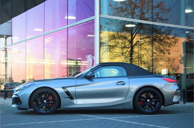 BMW Z4 Roadster M40i High Executive M Sport Automaat / Achteruitrijcamera / M Sportstoelen / M Adaptief onderstel / Comfort Access / Adaptieve LED / Head-Up / Harman Kardon