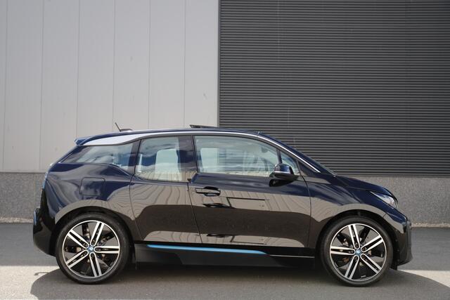 BMW i3 Executive 94Ah 33 kWh Schuifdak/ Adaptive/ Trekhaak/ W.pomp