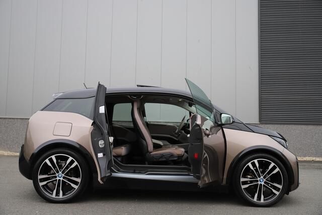 BMW i3 S Executive 120Ah 42 kWh/184pk/Sunroof/ Lodge int./W-pomp/3-fase/20"